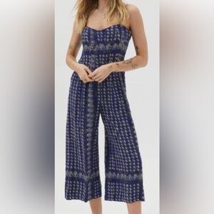 Urban Outfitters Cropped Navy Blue Floral Sleeveless Pant Romper Womens
M